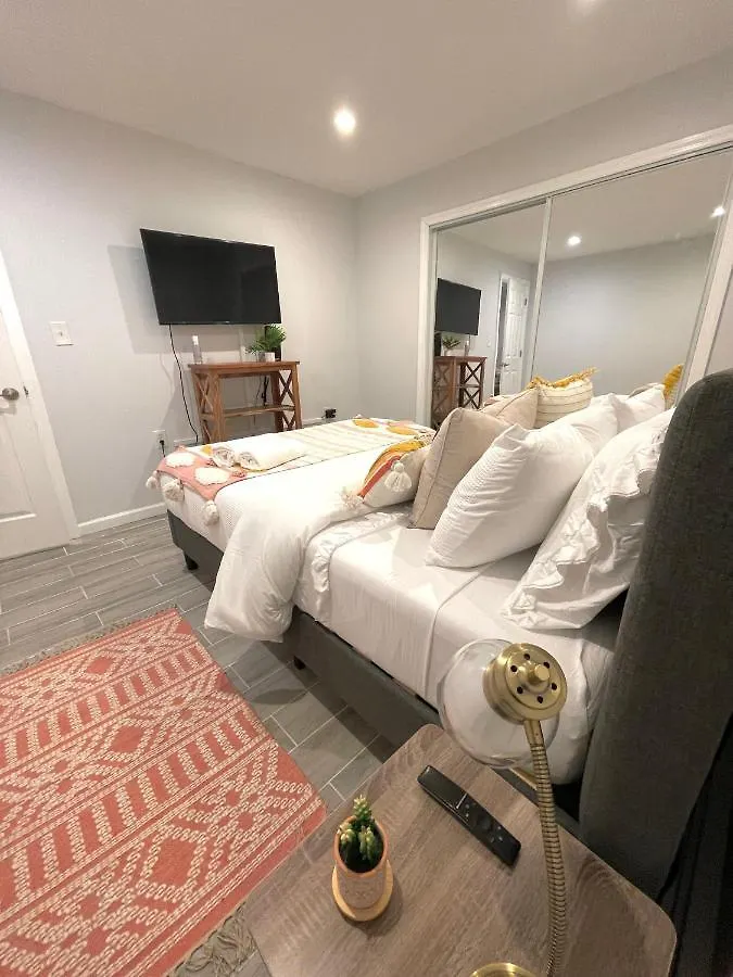 Modern Apartment With Parking & Quick Ride To Manhattan New York