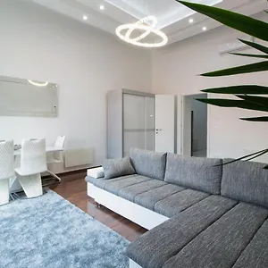 basilika-view-luxury-apartment-sas.inbudapesthotels.com/