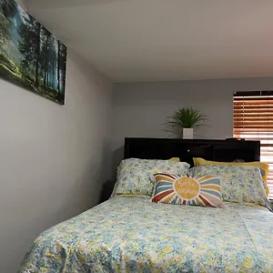 Homestay A Deluxe, New York