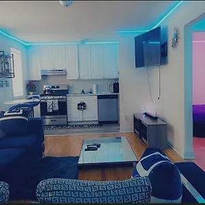 Apartment Townhouse In Oakland Gardens, New York
