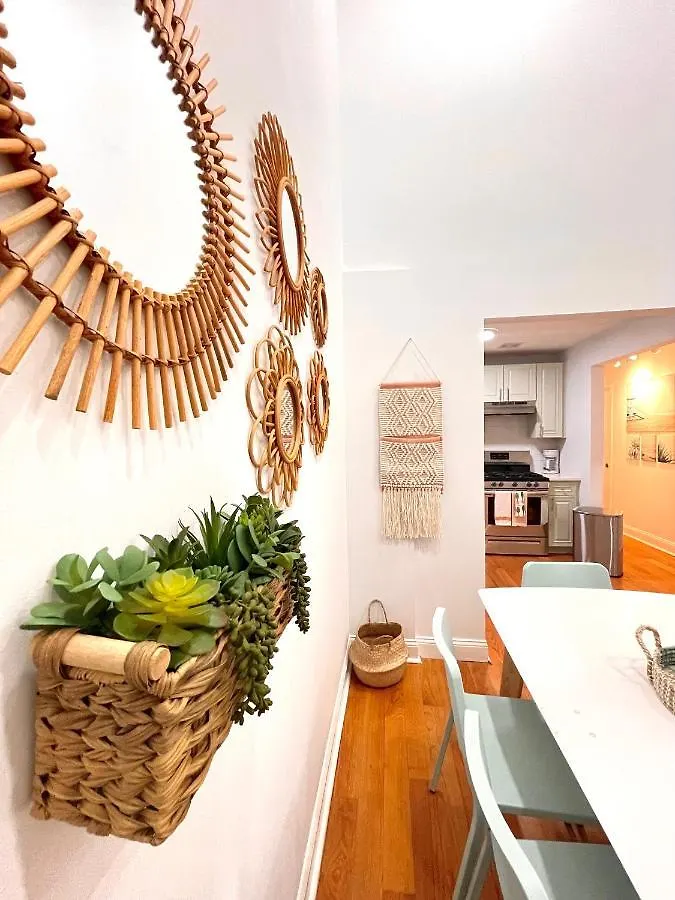 Modern Apartment With Parking & Quick Ride To Manhattan New York