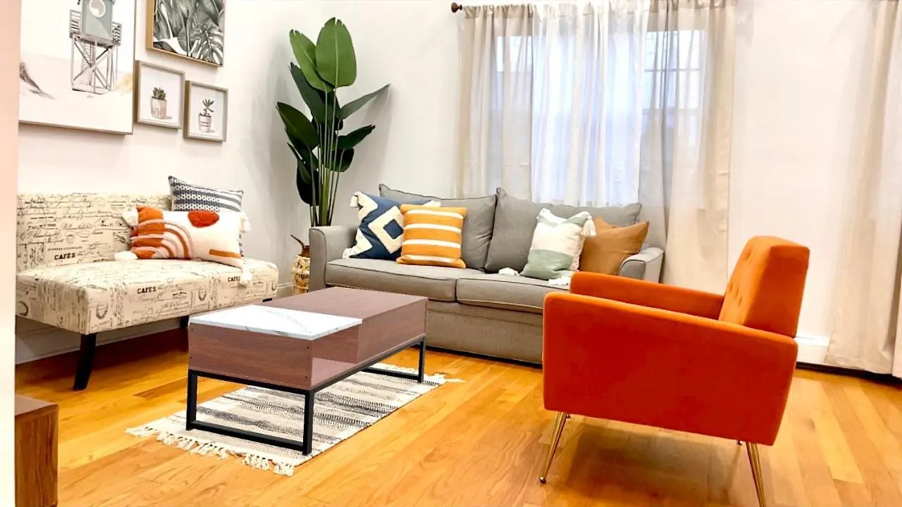 Modern Apartment With Parking & Quick Ride To Manhattan New York