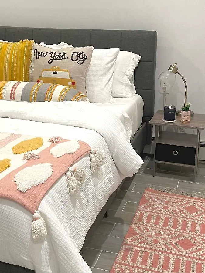 Modern Apartment With Parking & Quick Ride To Manhattan New York