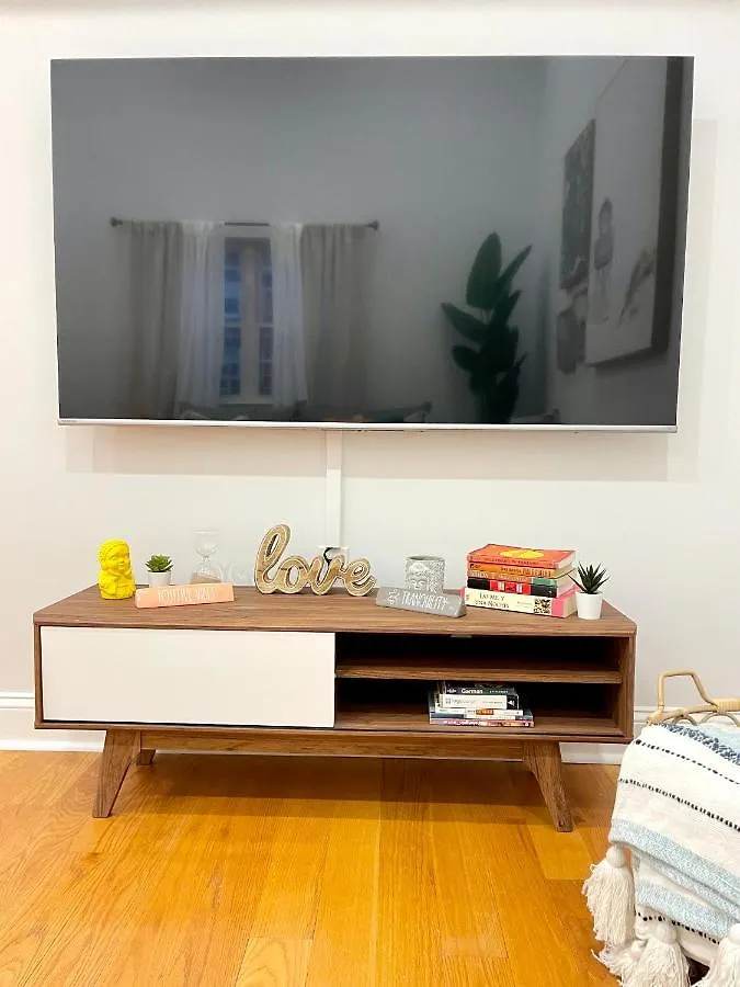 Modern Apartment With Parking & Quick Ride To Manhattan New York 0*,  United States