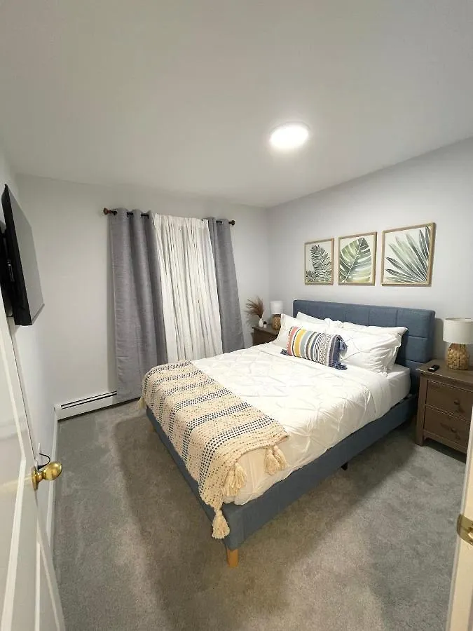 Modern Apartment With Parking & Quick Ride To Manhattan New York