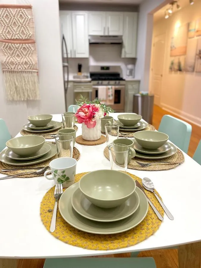 Modern Apartment With Parking & Quick Ride To Manhattan New York