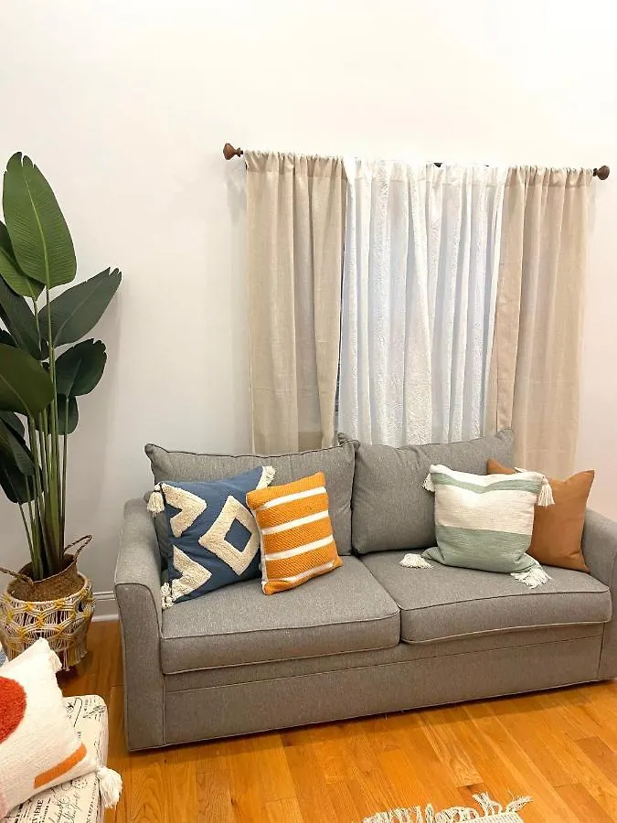 Modern Apartment With Parking & Quick Ride To Manhattan New York