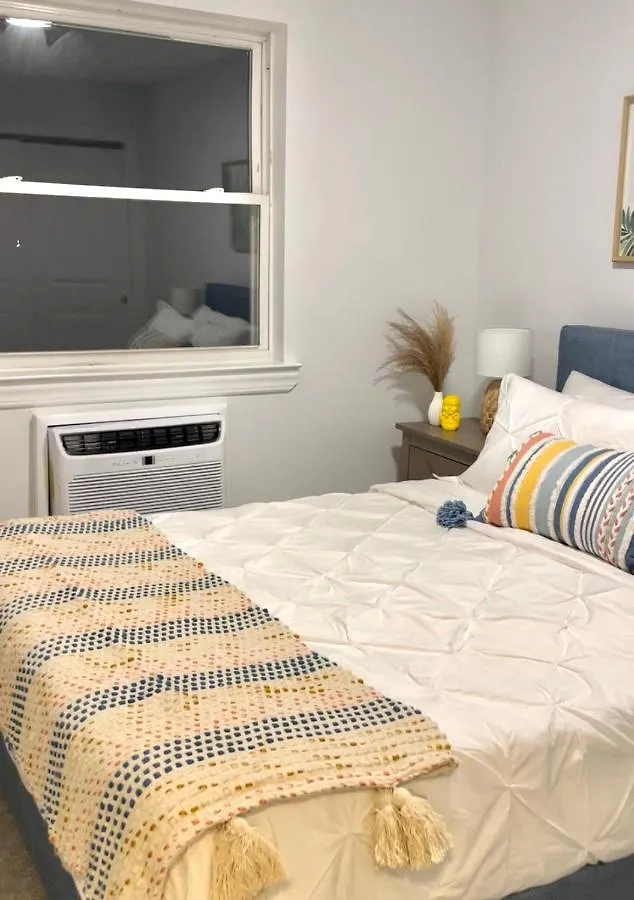 Modern Apartment With Parking & Quick Ride To Manhattan New York