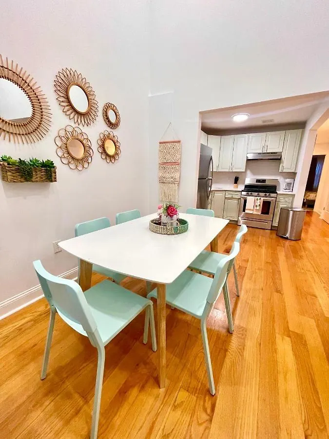 Modern Apartment With Parking & Quick Ride To Manhattan New York