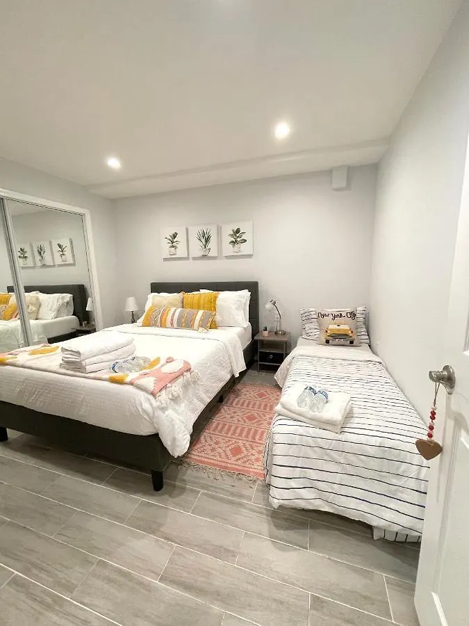 Modern Apartment With Parking & Quick Ride To Manhattan New York